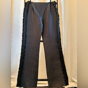 Ruffled edge tuxedo pant in grey
